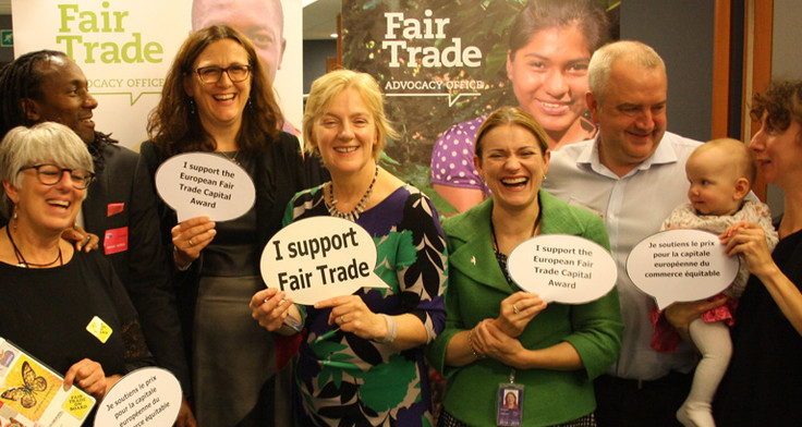 Das Fair Trade Advocacy Office zeigt Begeisterung für den Fairtrade Capital Award